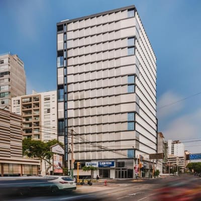 Local comercial en primer piso de edificio