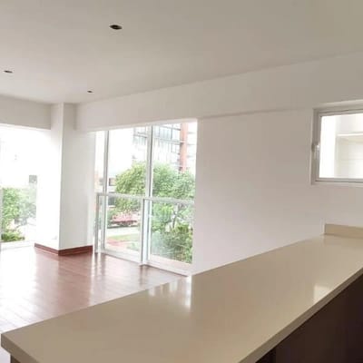 Se Vende funcional y cntrico departamento en Miraflores de  dormitorios