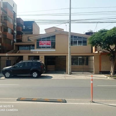 SE VENDE CASA COMERCIAL  O COMO TERRENO  EN CORPAC