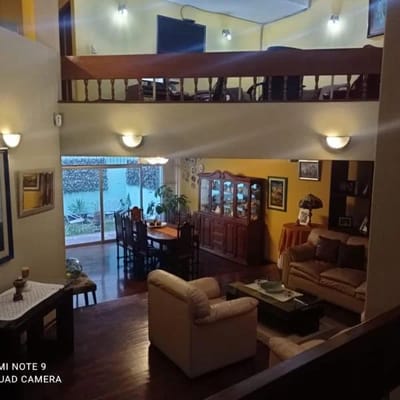 VENDO LINDA  CASA LA MOLINA
