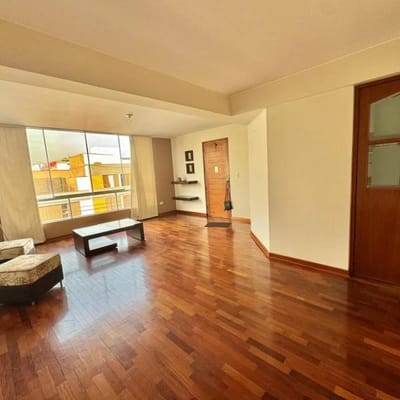 AMPLIO DEPARTAMENTO  DORM en SAN BORJA