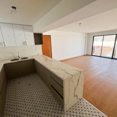 VENTA DE DUPLEX CON TERRAZA DE ESTRENO EN MONTERRICO  SURCO