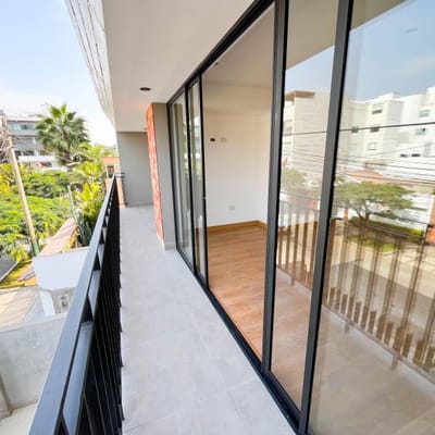 Venta de Exclusivo Flat de Estreno A pasos de la UPC DE MONTERRICO  Surco