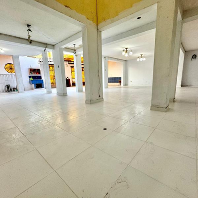 ALQUILER DE LOCAL COMERCIAL EN SAN MIGUEL S   REA  M EN  PISO