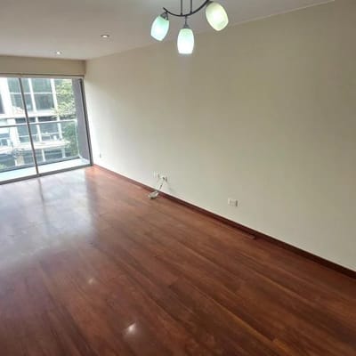 Se alquila dpto de m de  dormitorios en piso  Magdalena