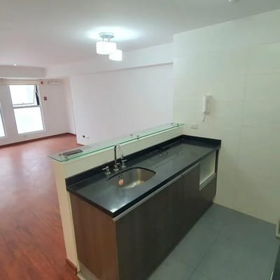 Se Alquila Departamento de  m  Dorm en Segundo Piso Miraflores