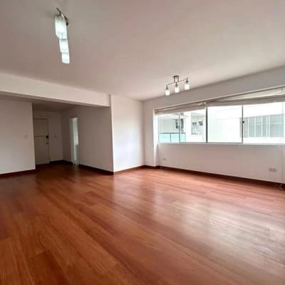 ALQUILER DE LINDO Y MODERNO DEPARTAMENTO DE  m  DORMITORIOS MIRAFLORES