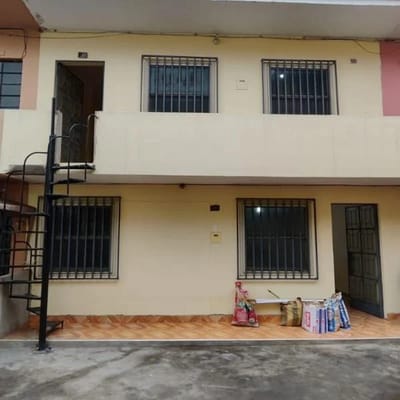VENTA DE LINDA CASA  PISO Y  PISO DE  M EN JESS MARA
