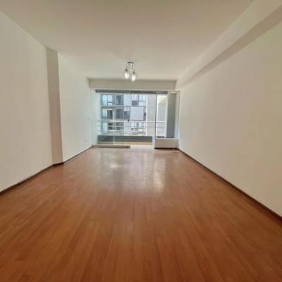 VENTA DE DEPARTAMENTO AMPLIO E ILUMINADO  M C VISTA EXTERNA MIRAFLORES