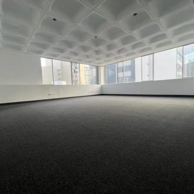 VENTA DE OFICINA DE  M UBICADO EN CENTRO EMPRESARIAL SAN ISIDRO