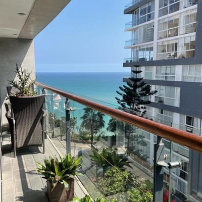 VENTA DE HERMOSO DPTO AMOBLADO DE  m  DORMITORIOS AMPLIOS MIRAFLORES