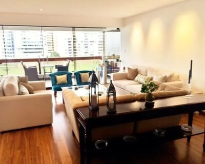 VENTA DE DEPARTAMENTO CON FINOS ACABADOS  M CON VISTA AL MAR BARRANCO
