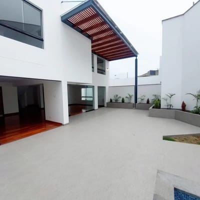 Casa en condominio Frente a Parque Molina Vieja
