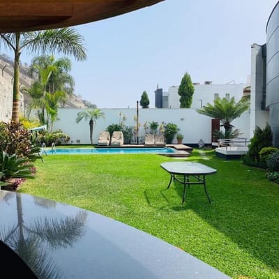 La Planicie  Espectacular casa con sotano