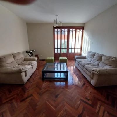 Preciosa Casa en  Alameda del Corregidor cuadra