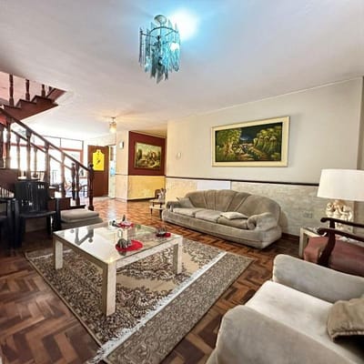 VENTA TERRENO de  m  Parmetros para  pisos  Saint Saenz