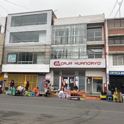 OCASION VENDO LOCAL EN AV  VICTOR ANDRES BELAUNDE COMAS