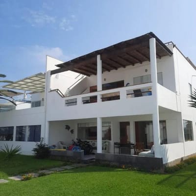 VENDO HERMOSA CASA EN PLAYA PALABRITAS