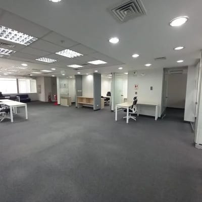 EN ALQUILER AMPLIA Y CNTRICA OFICINA EN LA ZONA FINANCIERA DE SAN ISIDRO