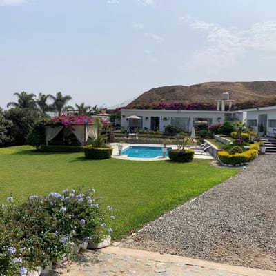 VENDO HERMOSA CASA DE CAMPO EN PACHACAMAC