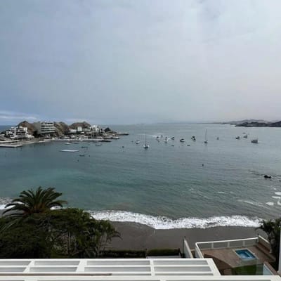 VENDO DEPARTAMENTO FRENTE AL MAR  PLAYA SANTA MARIA