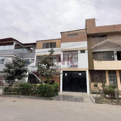 VENTA DE CASA EN LA URB PRO DE LOS OLIVOS