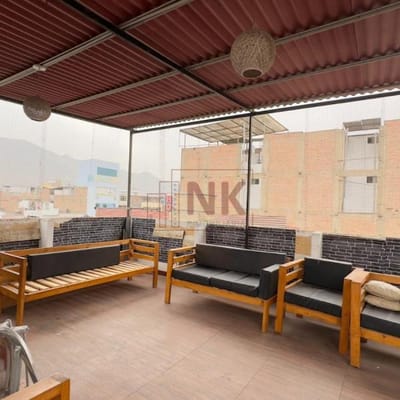 VENTA DE CASA CHALET DE  PISOS INTERNA EN AV ALCAZAR RIMAC