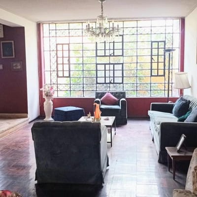CASA AMPLIA  DORMITORIOS   VENTA MAGDALENA
