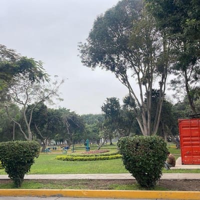 Surco Vendo Terreno en Esquina Frente a Parque  m