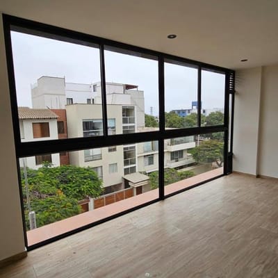 Surco ESTRENO Venta Dpto Frente a parque  Dor   Est