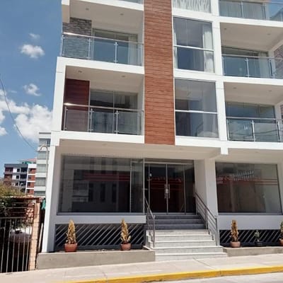 LOCAL COMERCIAL DE ESTRENO EN VENTA