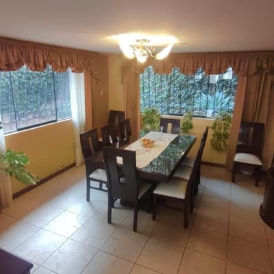 Oportunidad Casa de Amplio Terreno Cerca de Arequipa Center Cerro Colorado
