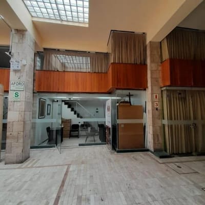 Excelente Local Comercial ubicado en Cercado Cerca a la Plaza de Armas
