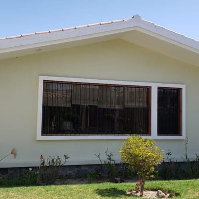 EN VENTA HERMOSA CASA CON PISCINA EN SACHACA