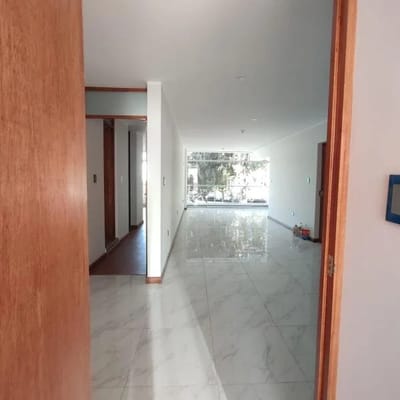 Pronta entrega Departamentos cerca al Mall Aventura y Lambramani