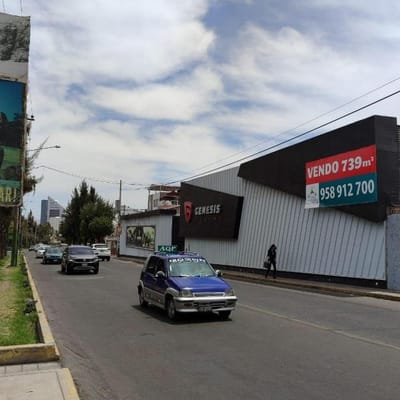 Con doble fachada VENDO TERRENO AV VILLA HERMOSA CERRO COLORADO