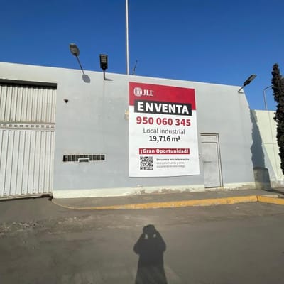 Terreno Industrial con Construcciones de Almacn
