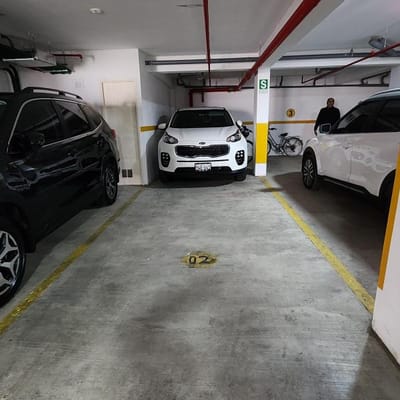 ESTACIONAMIENTO LINEAL AMPLIO