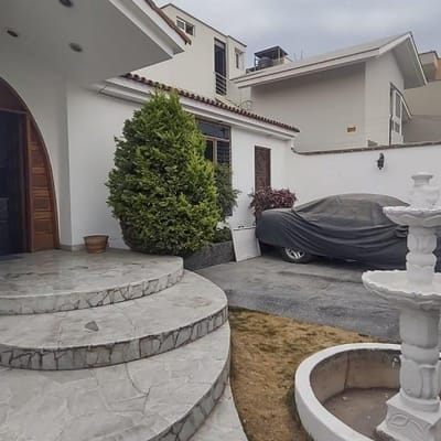 VENTA DE CASA AMPLIA Y BIEN UBICADA