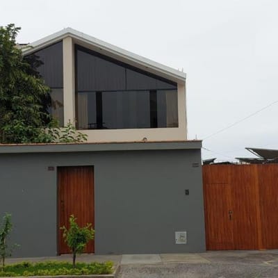 EN VENTA CASA EN URB LOS CIPRESES
