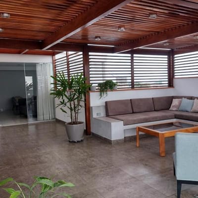 DEPARTAMENTO DUPLEX EN VENTA CON TERRAZA EN URBCHAMA