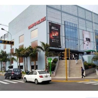 Remato Local Comercial en Compu Palace