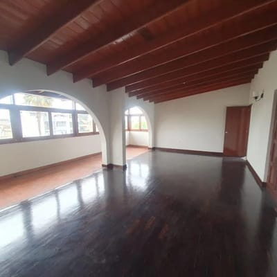Surco Vendo bonito y acogedor Dpto m a  cuadras del Parque de la Amistad