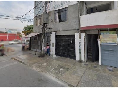 Local comercial departamento sin acabados en avenida principal