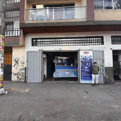 Se alquila local comercial para franquicias en excelente zona comercial