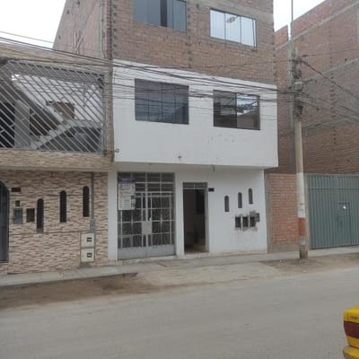 Departamento  piso con local comercial o cochera