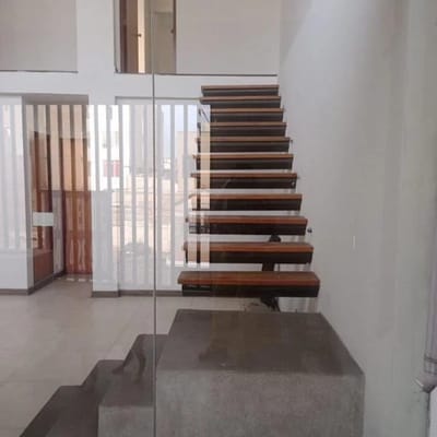 VENTA DE TRIPLEX  ALTURA DE CAMINOS DEL INCA