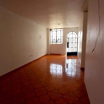 VENTANILLA  VENDO BONITA CASA EN CIUDAD DEL DEPORTE II