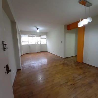 VENDO AMPLIO Dpto  Barrio Medico  Surquillo limite Miraflores