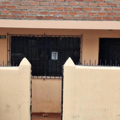 Se vende Casa como Terreno en Comas m  mil US